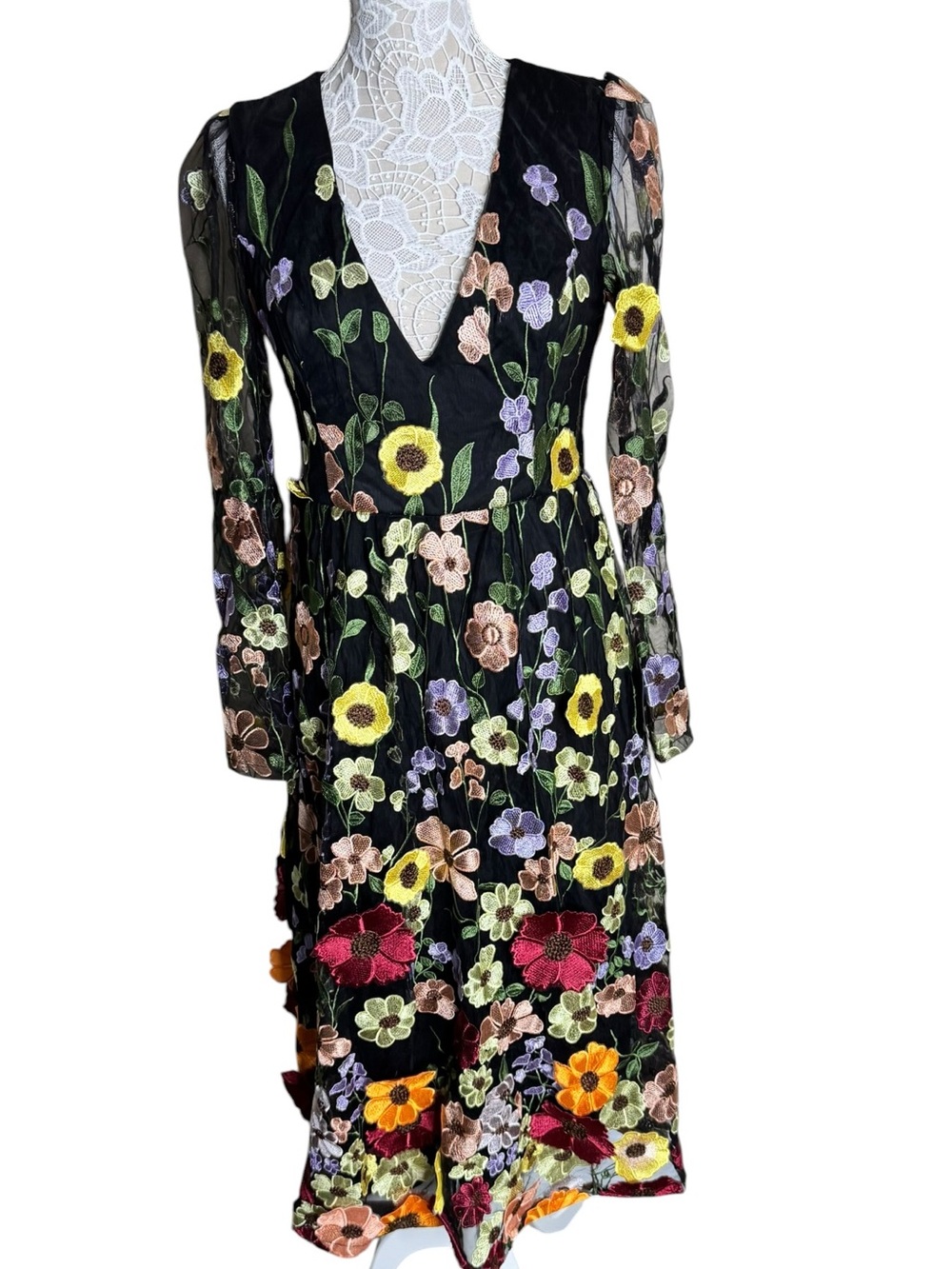 Lulu's Impressive Blossom Black 3D Floral Embroidered Midi Dress womens Medium - Picture 2 of 11